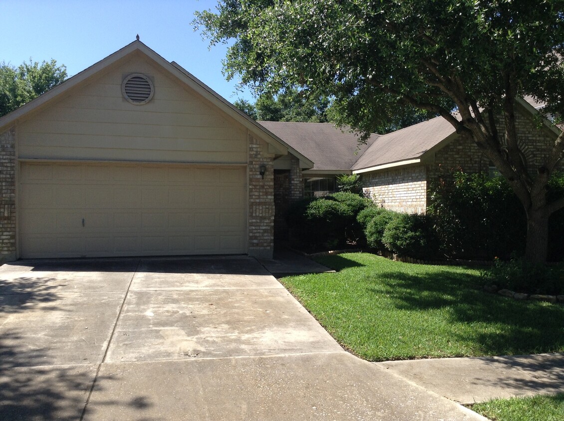 Primary Photo - 1025 Linden Grove Dr