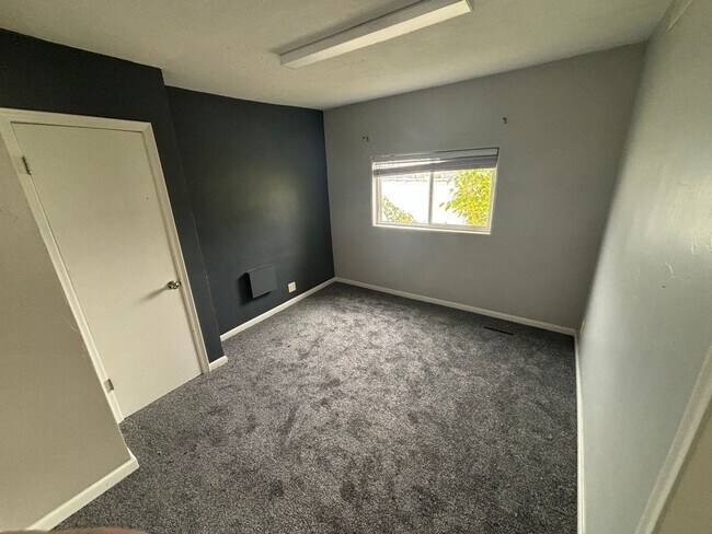 Foto del edificio - 6014 W Lincoln Ave