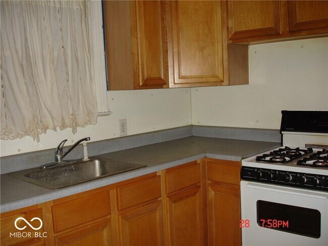 Building Photo - 5134 Indianola Ave