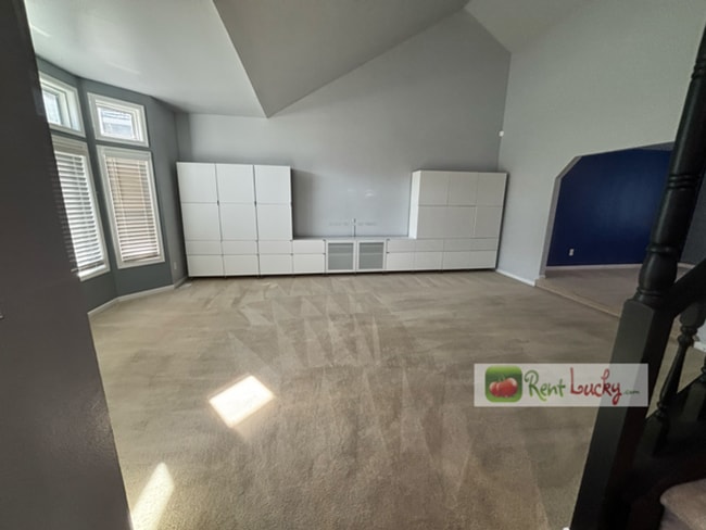 Building Photo - Stunning & Spacious 4 Bedroom Home with 2....