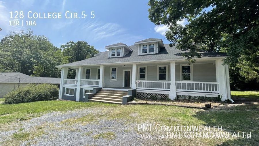 Primary Photo - 128 College Cir