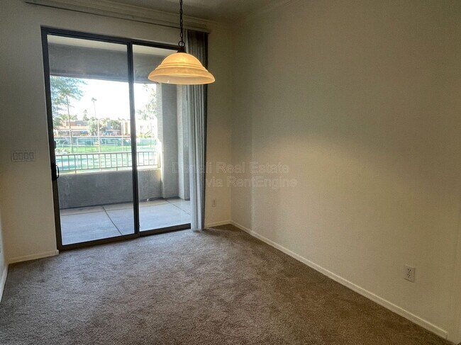 Foto del edificio - 955 E Knox Rd