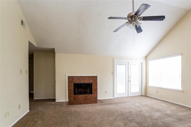 Building Photo - 1526 Rushworth Dr