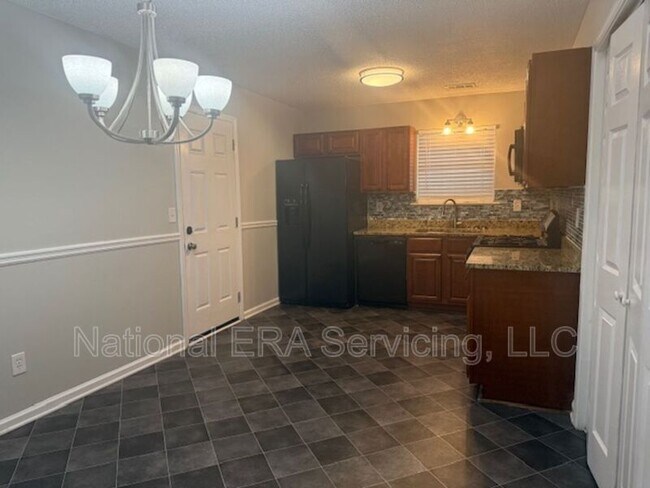 Building Photo - 204 Lisa Ct