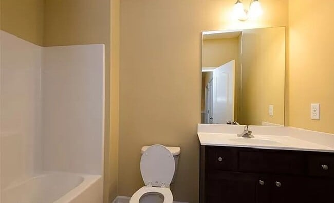 Building Photo - 3 Bedroom Townhome in Lithonia!