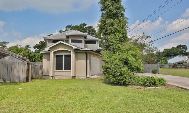 Foto del edificio - 446 Rivergrove Dr