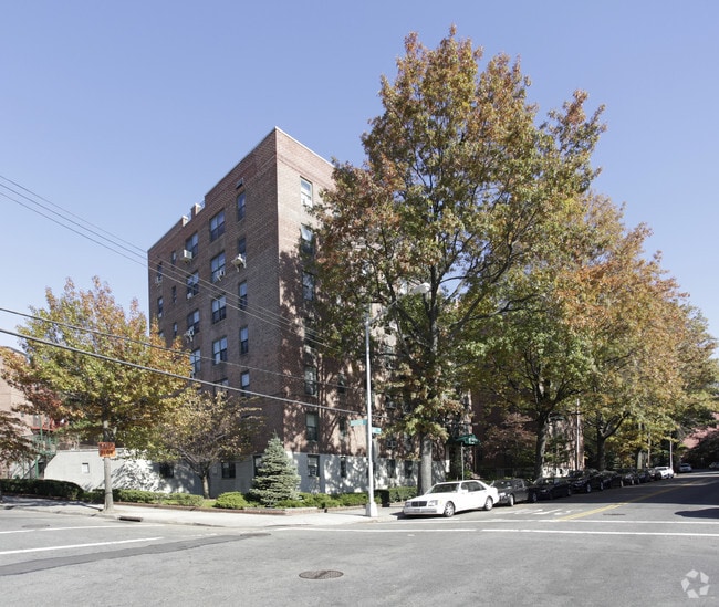 The Clayton Apartments Briarwood, NY