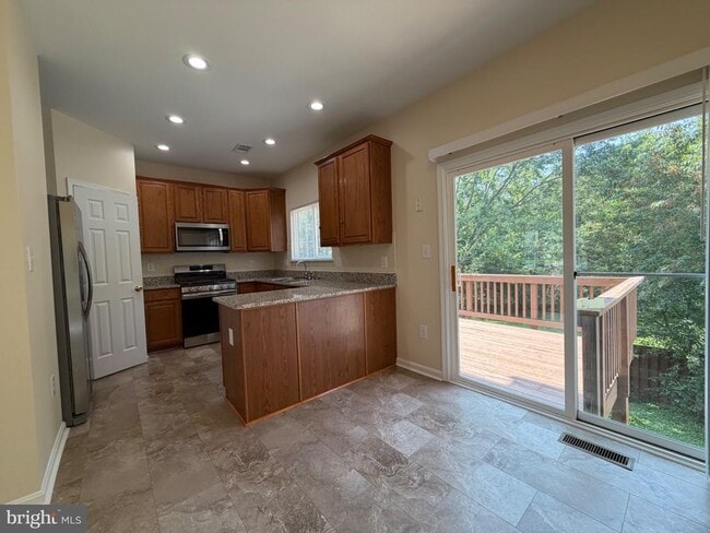 Building Photo - 359 Snyder Ln