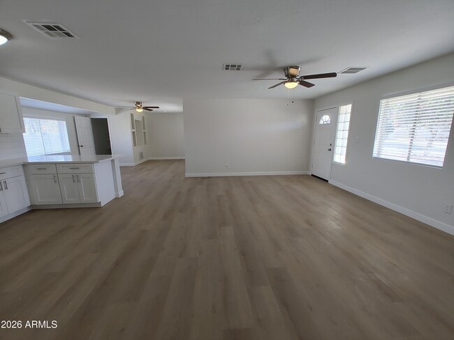 Foto del edificio - 2316 E Karen Dr