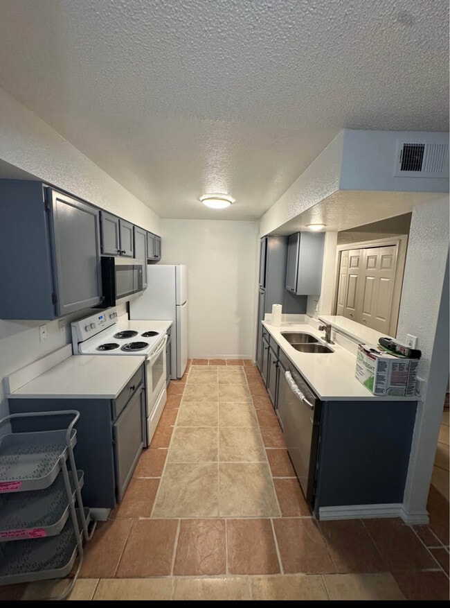 Foto del edificio - 1075 S Elkhart Way