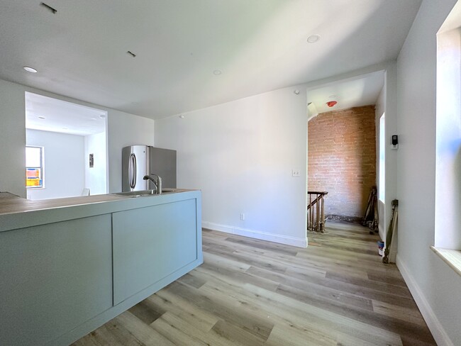 Dining room - 70 Lander St