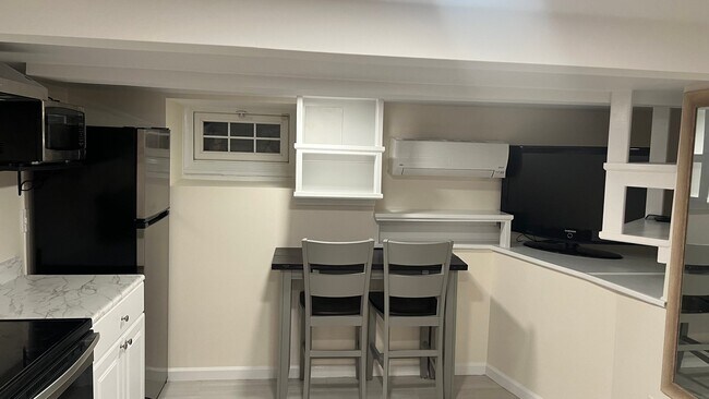 Foto del edificio - 19 Rock Ridge Rd