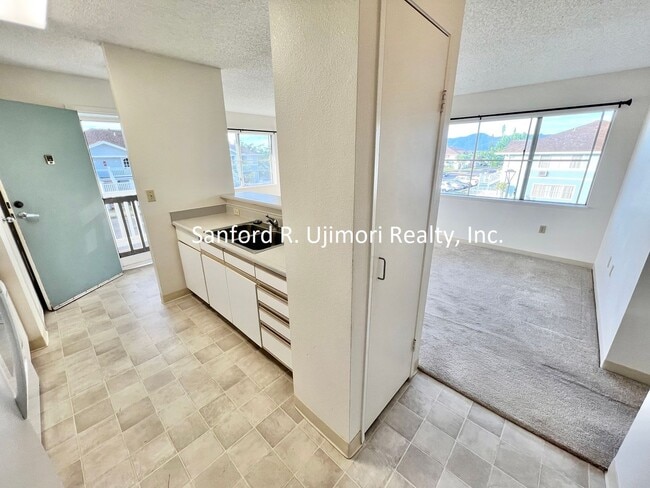 Building Photo - makai100