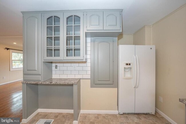 Foto del edificio - 437 Meadowcroft Rd