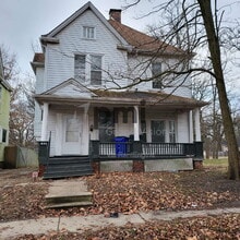 Building Photo - 895 W Leafland Ave