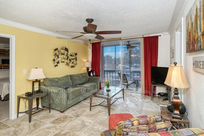 Foto del edificio - 519 Albee Farm Rd