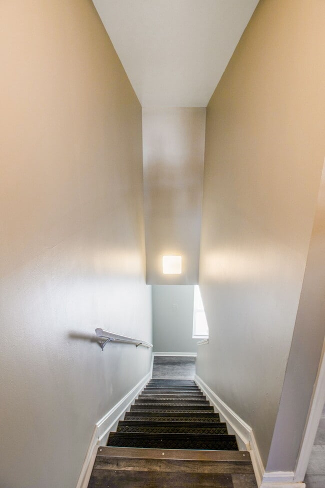 Building Photo - 1216 W Lafayette Ave