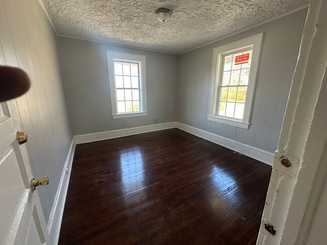 Building Photo - HANOVER DUPLEX