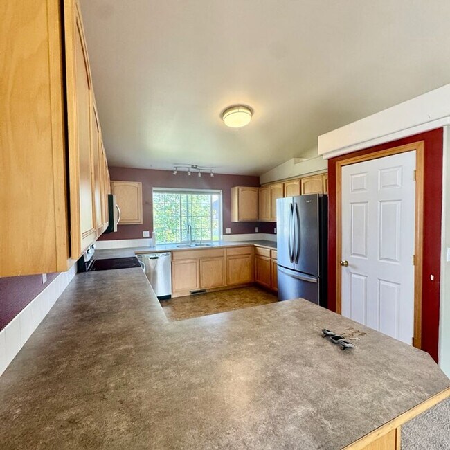 Building Photo - Charming 4 bedroom in a great neighborhood!