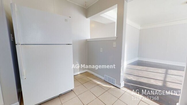 Building Photo - 29946 Glenwood St