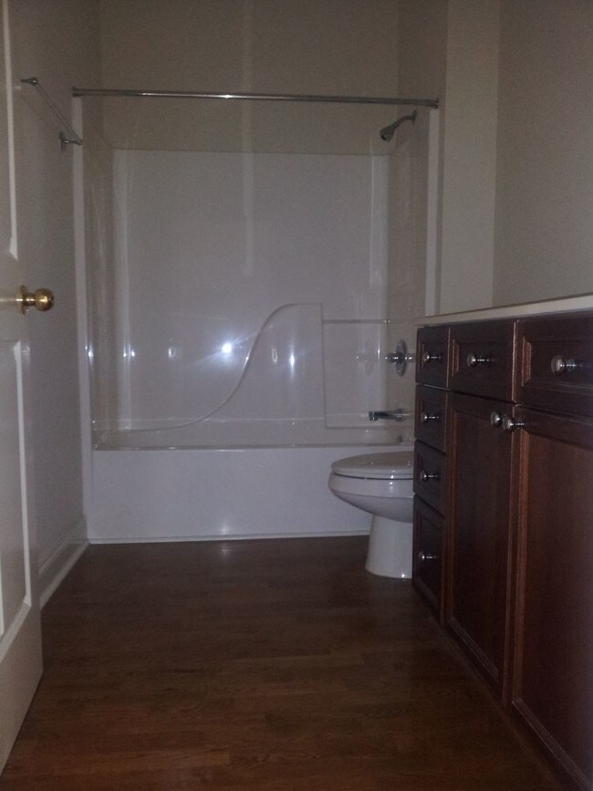 Building Photo - 4316 Summercrest Blvd