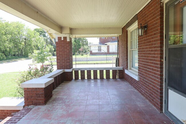 Foto del edificio - 2 Bed | 1 Bath Near Downtown Tulsa!