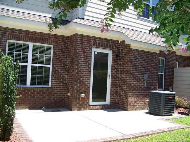 Foto del edificio - 1134 Braybrooke Pl