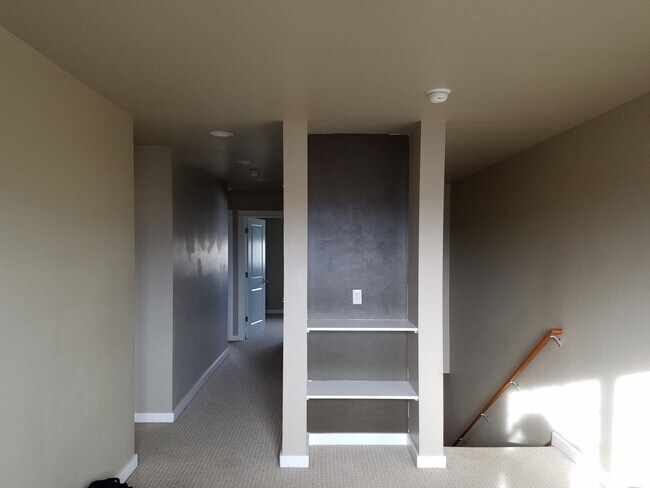 Building Photo - 3 Bed 2.5 Bath in Bozeman