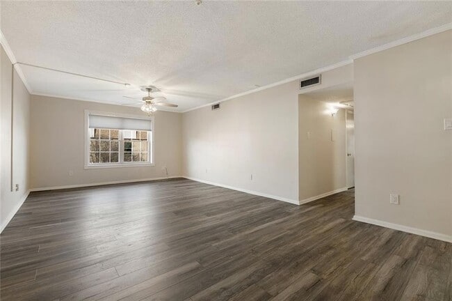 Photo - 2704 Whitney Pl Apartment