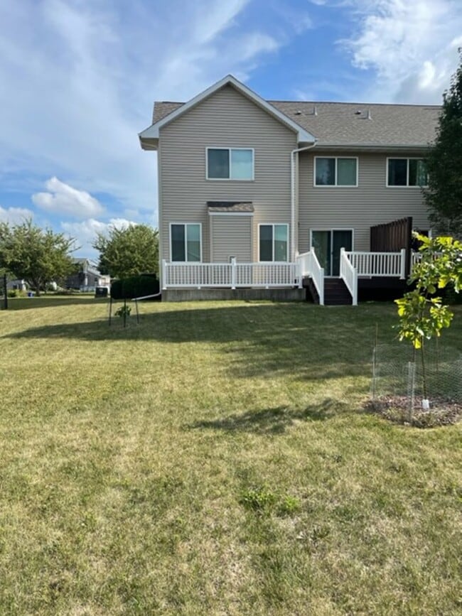 Building Photo - Available NOW! Spacious 4 Bedroom, 3-1/2 Bath Home in North Liberty with big back yard!!!