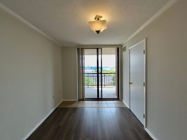 Foto del edificio - 609 Harmon Cove Tower
