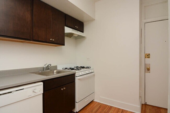 Foto del edificio - 1532 N Kedzie Ave