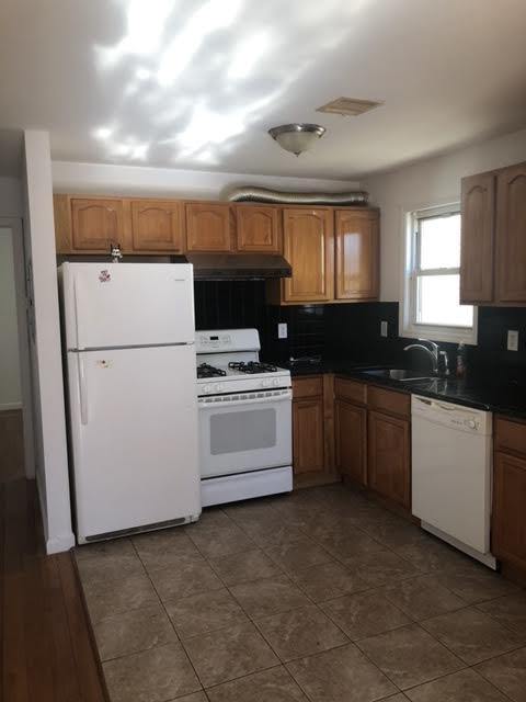 Foto del edificio - 46 Evelyn Pl