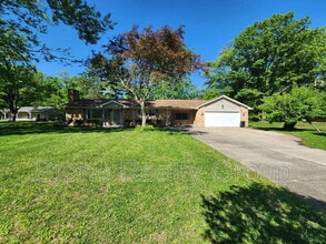 Building Photo - 7401 S Pine Hill St