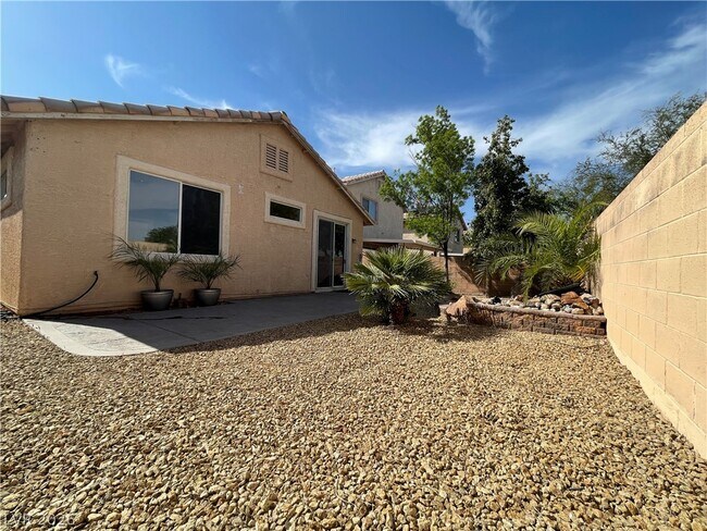 Foto del edificio - 306 Winery Ridge St