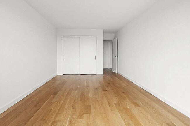 Foto del edificio - 135 Ocean Pkwy