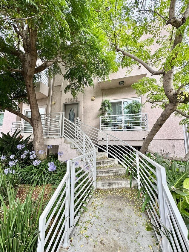 Foto principal - 11823 Avon Way