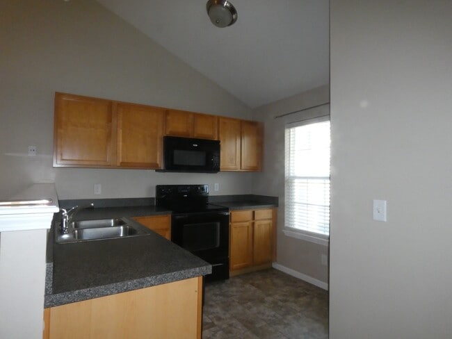 Building Photo - 5501 NE 80th Terrace