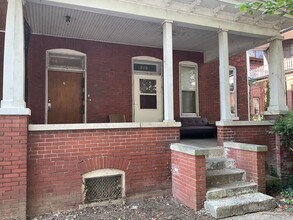 Building Photo - 215 Woodbine St