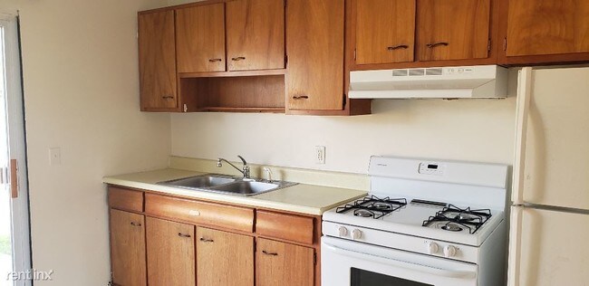 Building Photo - 2 br, 1 bath Apartment - 207 Van Nest St