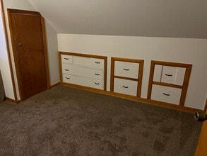 Building Photo - 786 Marion Rd