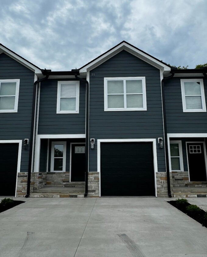 Foto principal - ???? Brand New 3BR/2.5BA Townhome for Rent...