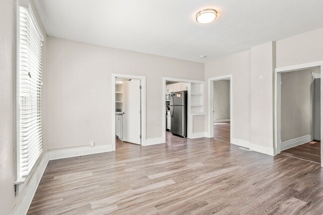 Building Photo - 2522 Iowa St