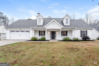Building Photo - 25 Woodland Dr
