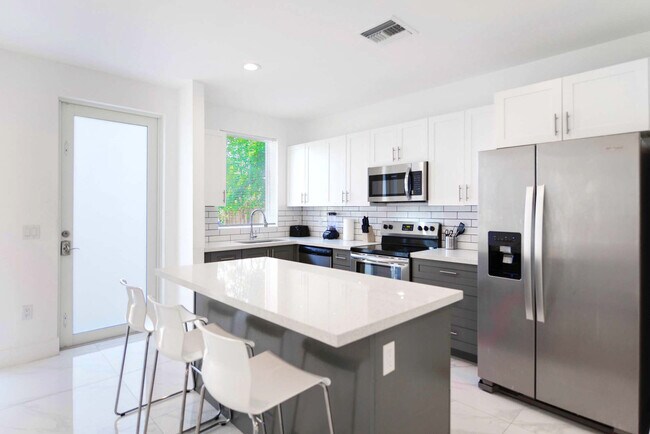 Building Photo - 1175 NW 26th St