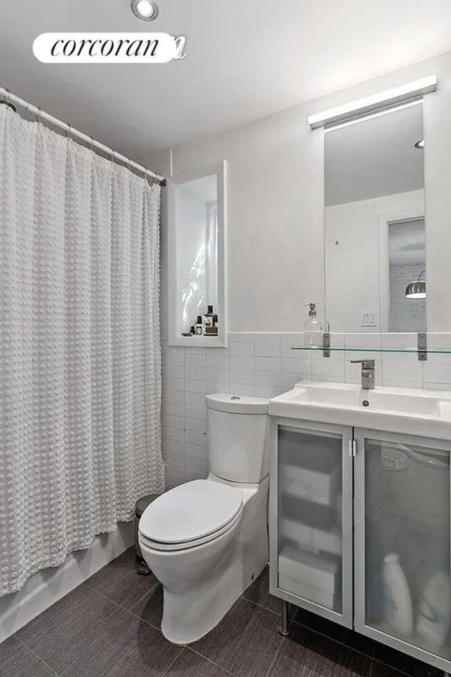 Building Photo - 54 Sidney Pl