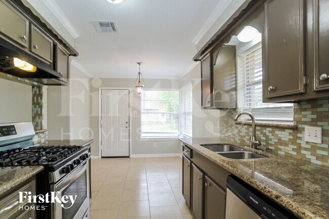 Foto del edificio - 1710 Kenwick Pl
