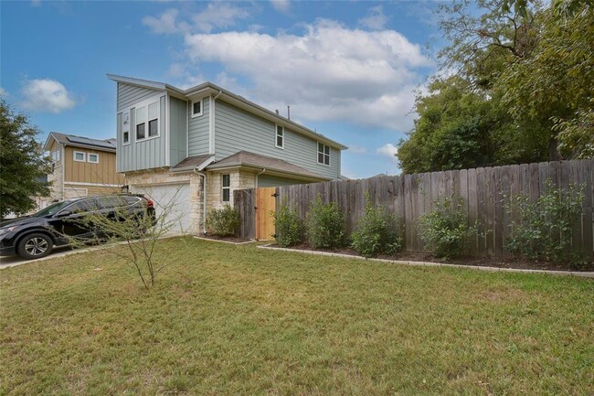 Building Photo - 2129 Maxwell Ln
