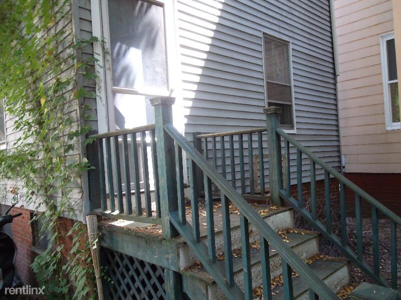 Building Photo - 3 br, 1 bath Apartment - 27 Market St