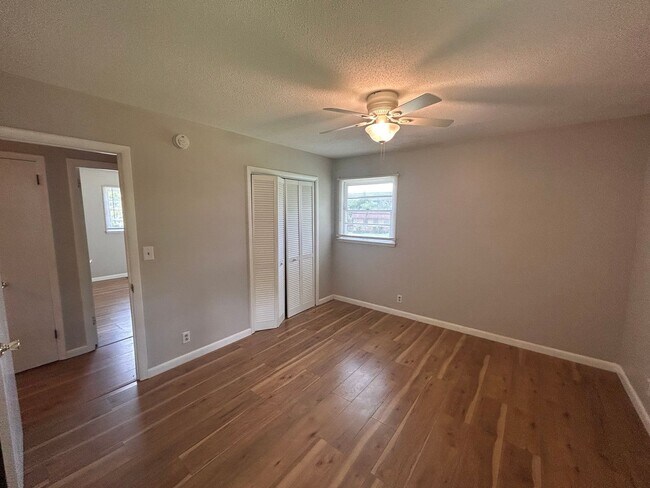 Foto del edificio - 6300 Matic Rd NW